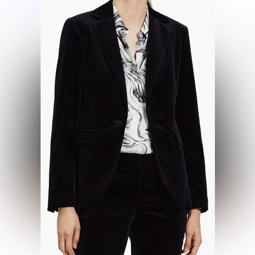 Theory Elegant Velvet Blazer and Pants Set, Size 6 - Picture 3 of 17